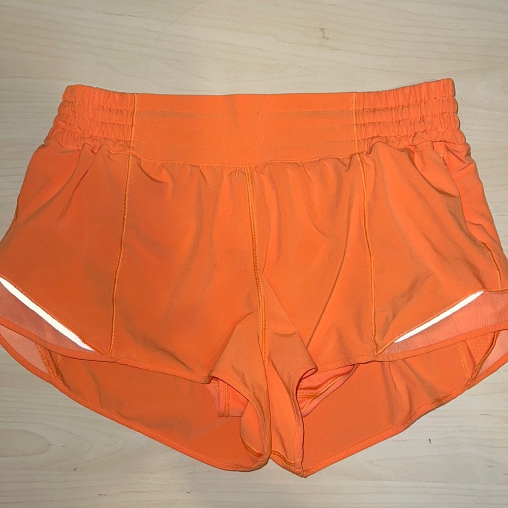 Lululemon Hotty Hot Short 2.5’ ORANGE SODA SIZE 10